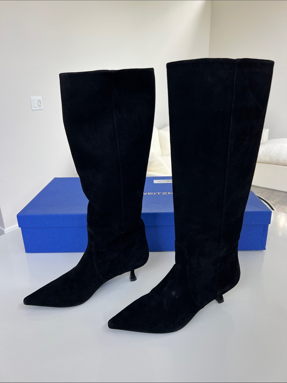 Stuart Weitzman naomi 50 black suede pointed toe boots size 9